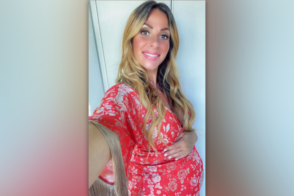 Gülcan Kamps (39) präsentiert ihre stattliche Babykugel.