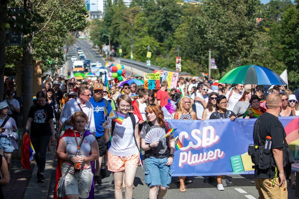 430 Personen nahmen am Samstag beim CSD in Plauen teil.