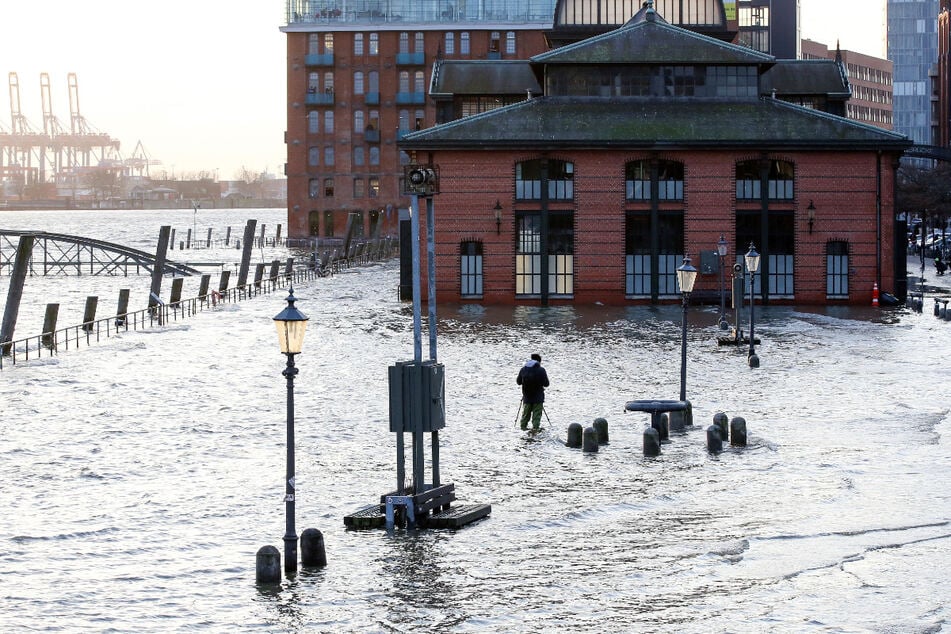 Für tiefer gelegene Gebiete im Hamburger Hafen sind Überflutungen vorhergesagt.