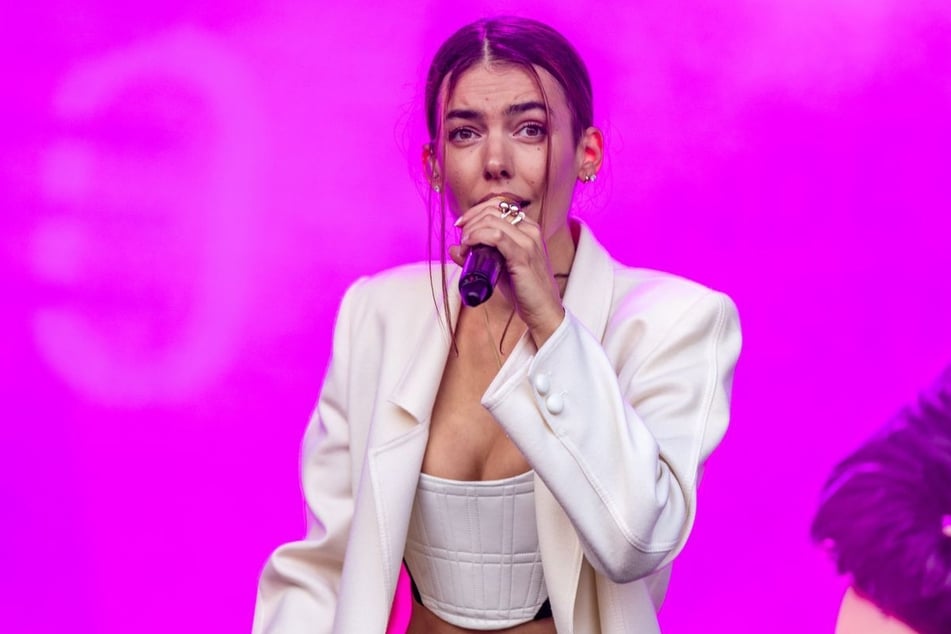 Sängerin Alina Süggeler (40) hat eine Hirnblutung erlitten.