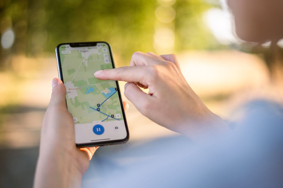Fataler Auslöser des tödlichen Unglücks: Die Outdoor-App fiel während der Wanderung aus. (Symbolfoto)