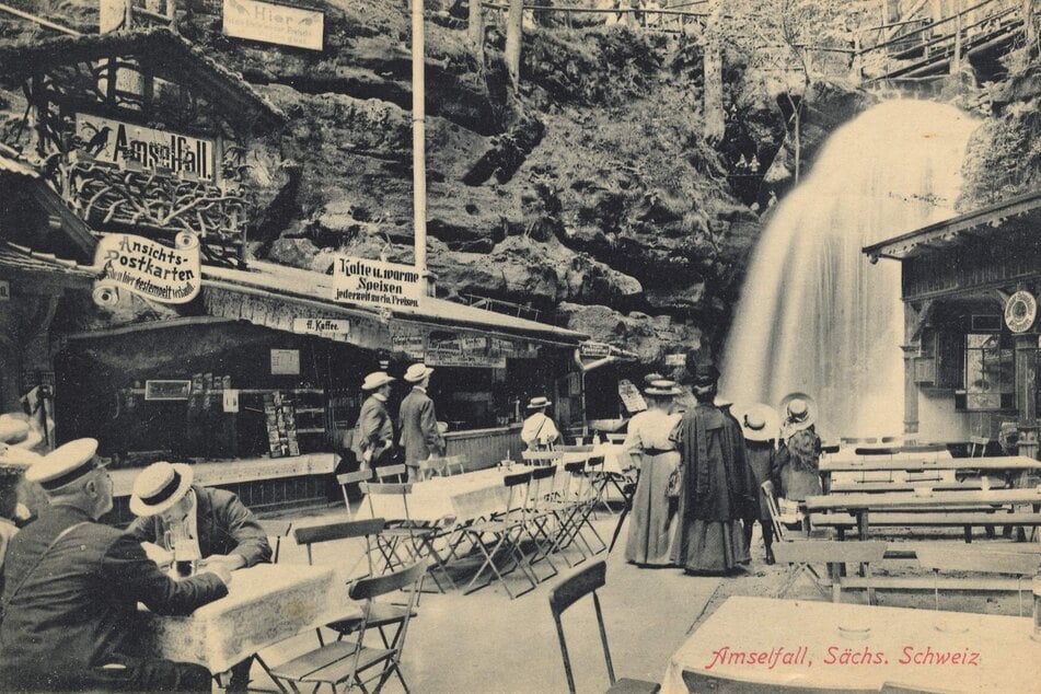 Nach einem Wolkenbruch 1906 wurde die Amselfallbaude 1910 als Blockhaus wieder aufgebaut. (Archivfoto)