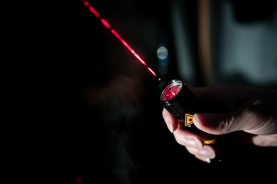 Zwei Piloten wurden über Ballenstedt im Harz von einem Laserstrahl geblendet. (Symbolfoto)