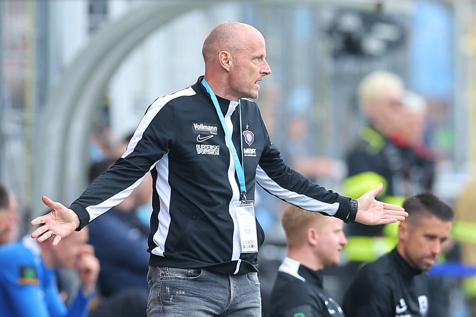Die Kunst für Aues Sportchef Matthias Heidrich (47): Er muss aus wenig viel machen, Ablöse kann der Verein keine zahlen.