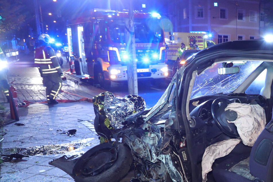 Schwerer Unfall in Dresden: Golf GTI zu schnell unterwegs, sechs Verletzte