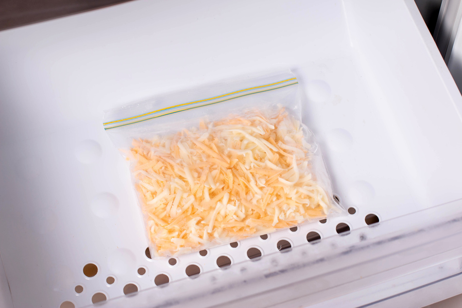 Ob am Stück, in Scheiben oder gerieben: Für jede Käsesorte empfiehlt sich eine Option zum Tiefkühlen.
