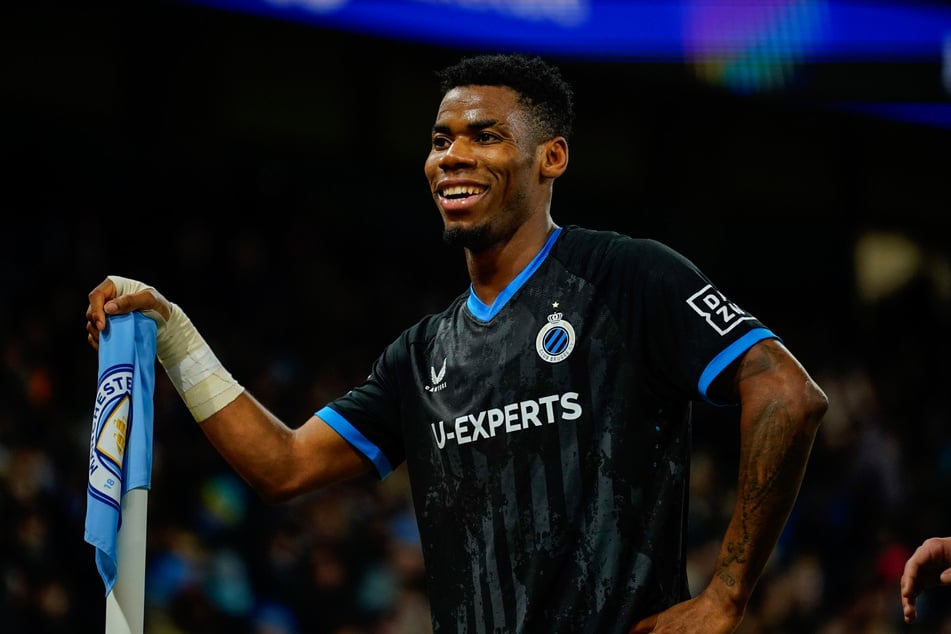 Durch seiner Schussstärke ist Raphael Onyedika (25) auch immer wieder für ein Tor gut. Wie hier Anfang 2025 in der Champions League gegen Manchester City.