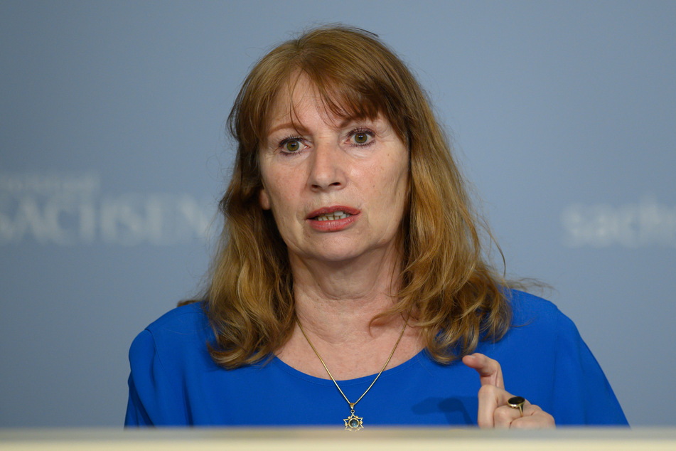 Sachsens Gesundheitsministerin Petra Köpping (62, SPD) hat nun auch die Maskenpflicht präzisiert.