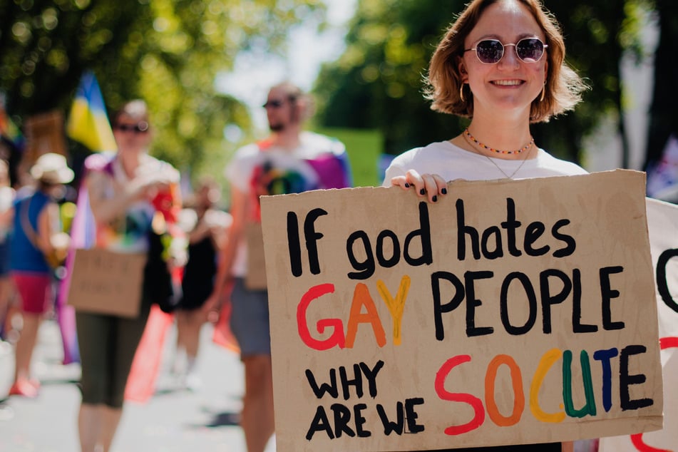 Beim "Cologne Pride"-Straßenfest machen Mitglieder der queeren Community unter anderem auf Diskriminierung aufmerksam.