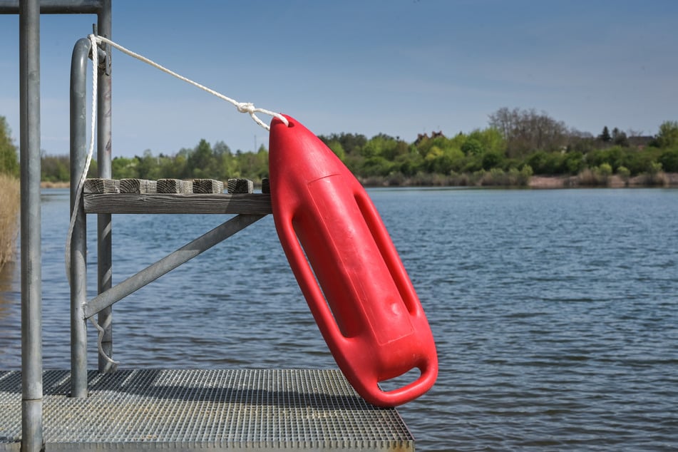 In Sachsen starben 2025 insgesamt zehn Menschen bei Badeunfällen. (Symbolbild)