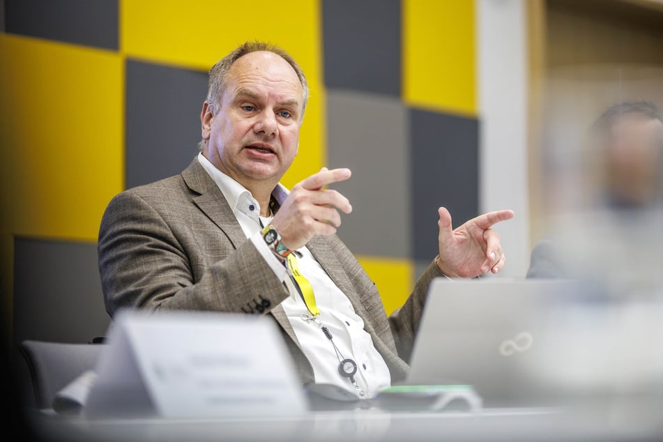 OB Dirk Hilbert (54, FDP) will notgedrungen die Gewerbesteuer erhöhen.