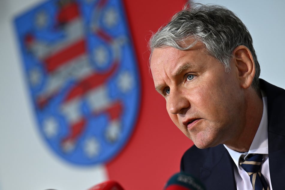 Björn Höcke (52), Vorsitzender der AfD-Fraktion im Thüringer Landtag und Sprecher des Landesverbandes der AfD Thüringen, spricht während der Landespressekonferenz der Thüringer Landtagsfraktionen. (Archivbild)