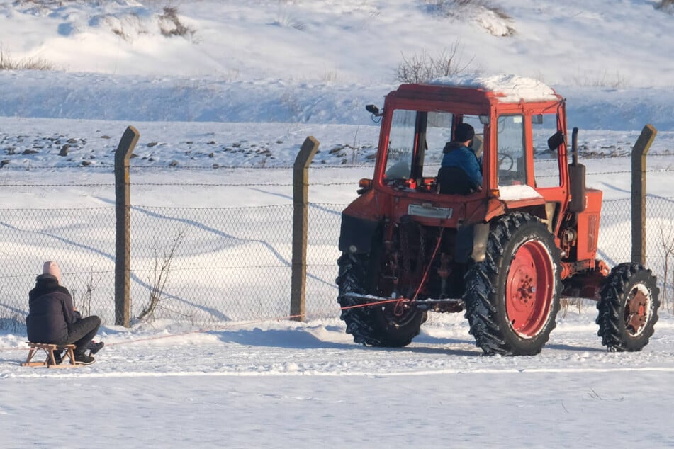 12-Jährige fährt mit Traktor und überrollt Kind