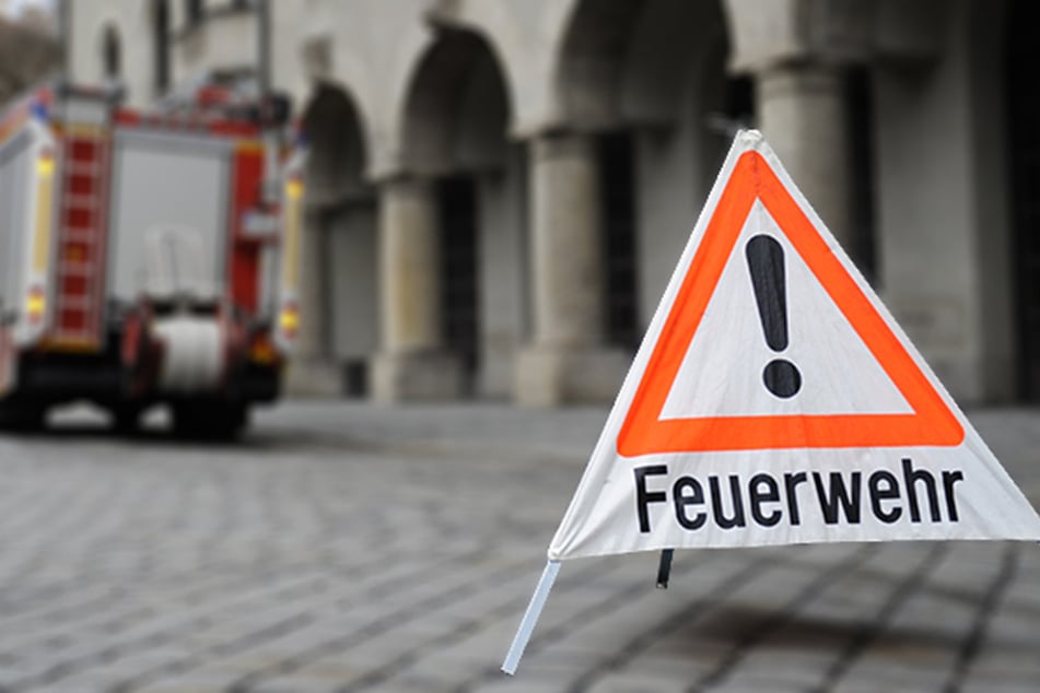 Während die Feuerwehr im Gebäude arbeitet, wurde der Bereich abgesperrt. (Symbolbild)