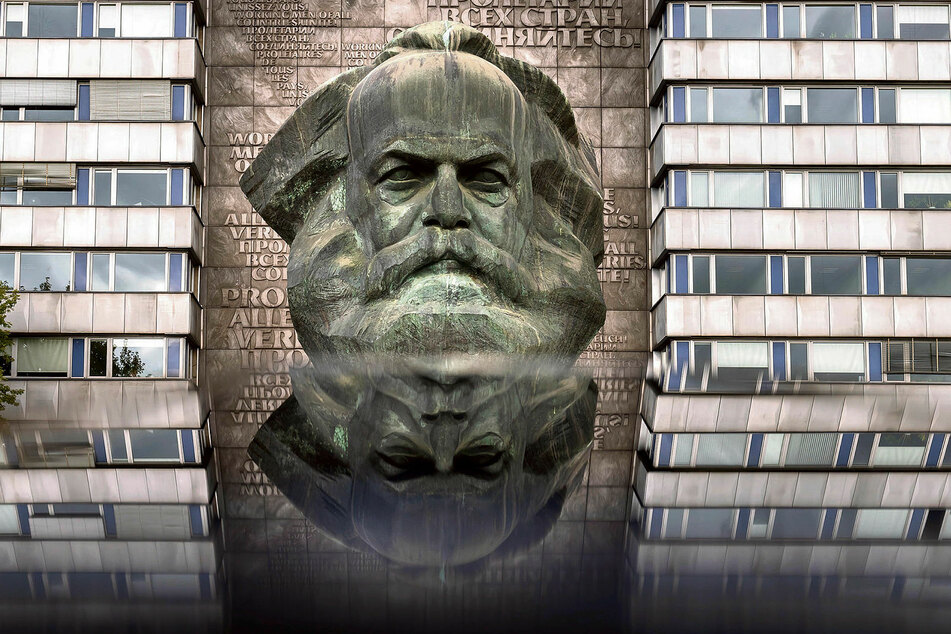 Das Karl-Marx-Monument in der Brückenstraße: Ein Bürger forderte den Abriss - und die AfD stimmte zu.