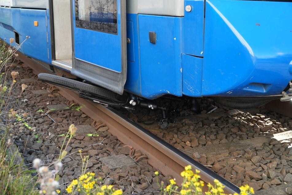 Dabei geriet ein Fahrrad unter eine Straßenbahn.