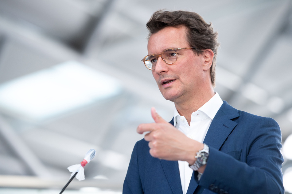 Laut NRW-Verkehrsminister Hendrik Wüst (45, CDU) soll das Fahrrad eine "alltagstaugliche Alternative zum Auto" werden.