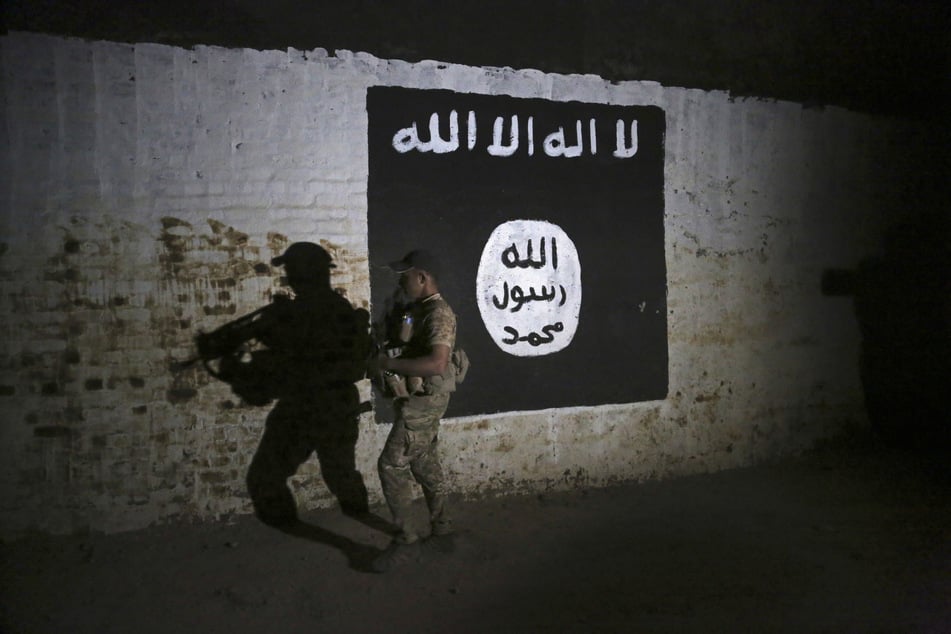 In Sachsen wurden zwei mutmaßliche Mitglieder der radikalen Terrorgruppe "Islamischer Staat" festgenommen. (Symbolbild)