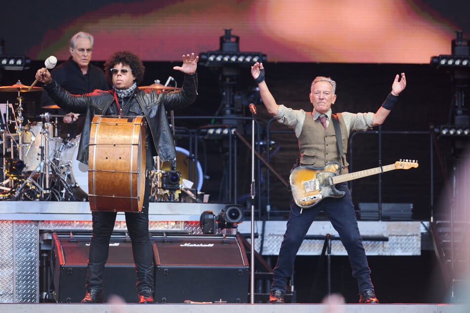 Bei seinem Konzert in der deutschen Hauptstadt rockte Springsteen vor rund 68.000 Menschen.