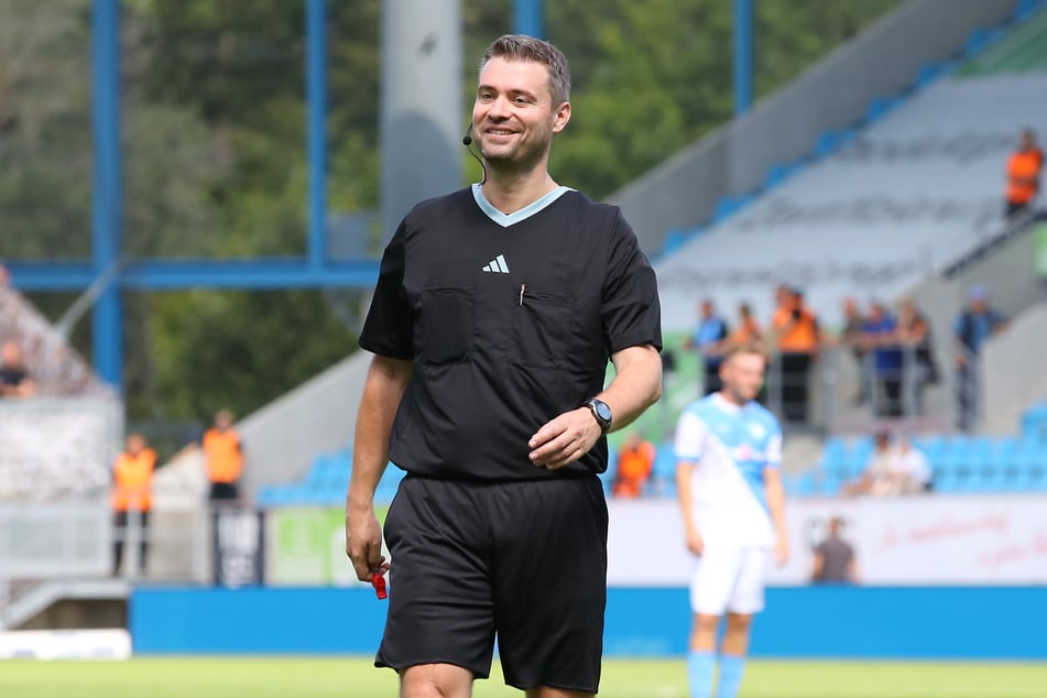 Bereits 2024 pfiff Eugen Ostrin das Derby zwischen Chemnitzer FC und FSV Zwickau, das der CFC 0:1 verlor.