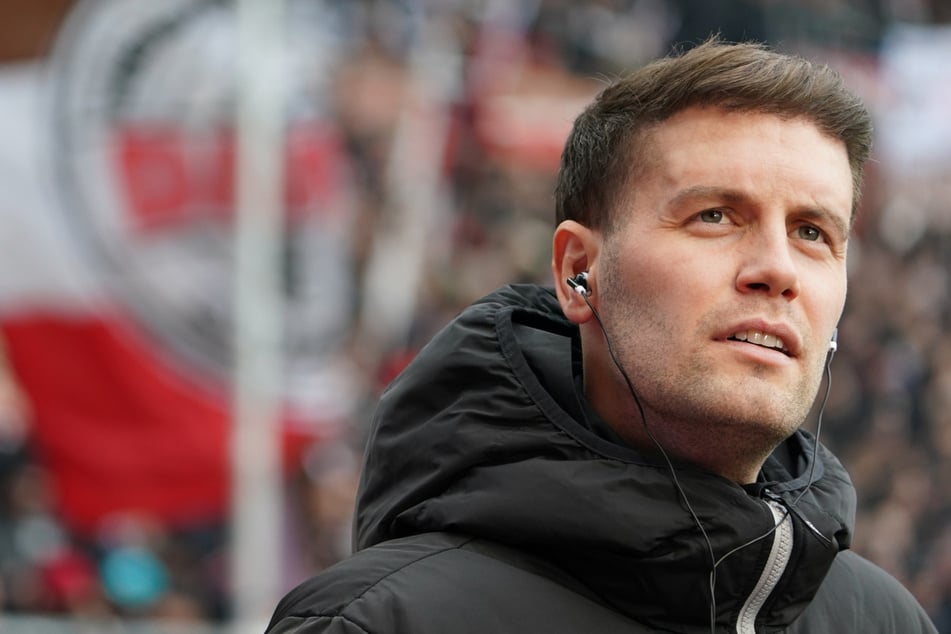 St.-Pauli-Trainer Fabian Hürzeler (31) warnt aufgrund der Tabellensituation vor dem FC Schalke 04.