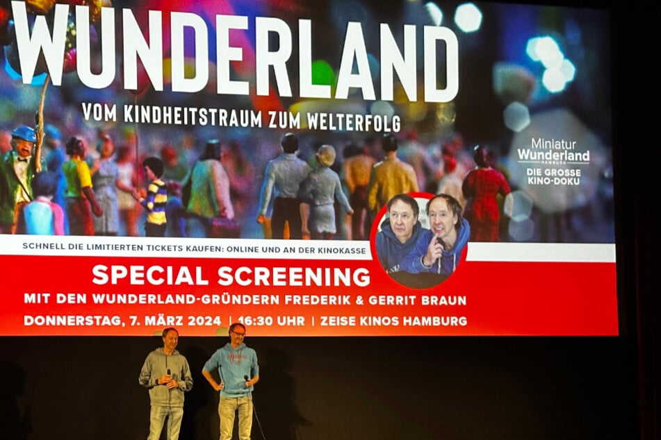 Gerrit (l.) und Frederik Braun gründeten vor über 20 Jahren das Miniatur Wunderland. Nun wurde die Reise verfilmt.