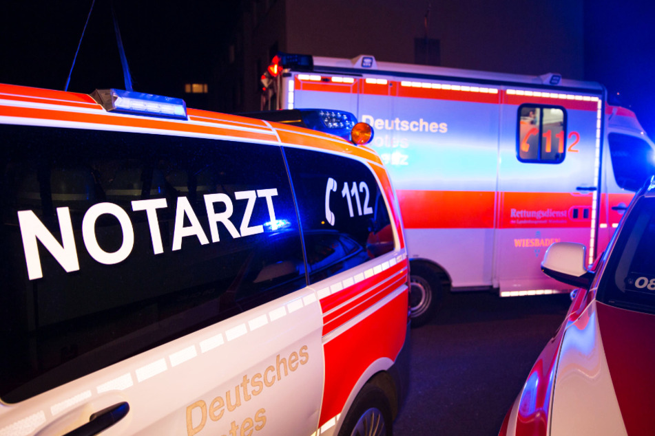 Zwei Erwachsene und zwei Kinder wurden auf dem schnellsten Weg in ein Krankenhaus gebracht.