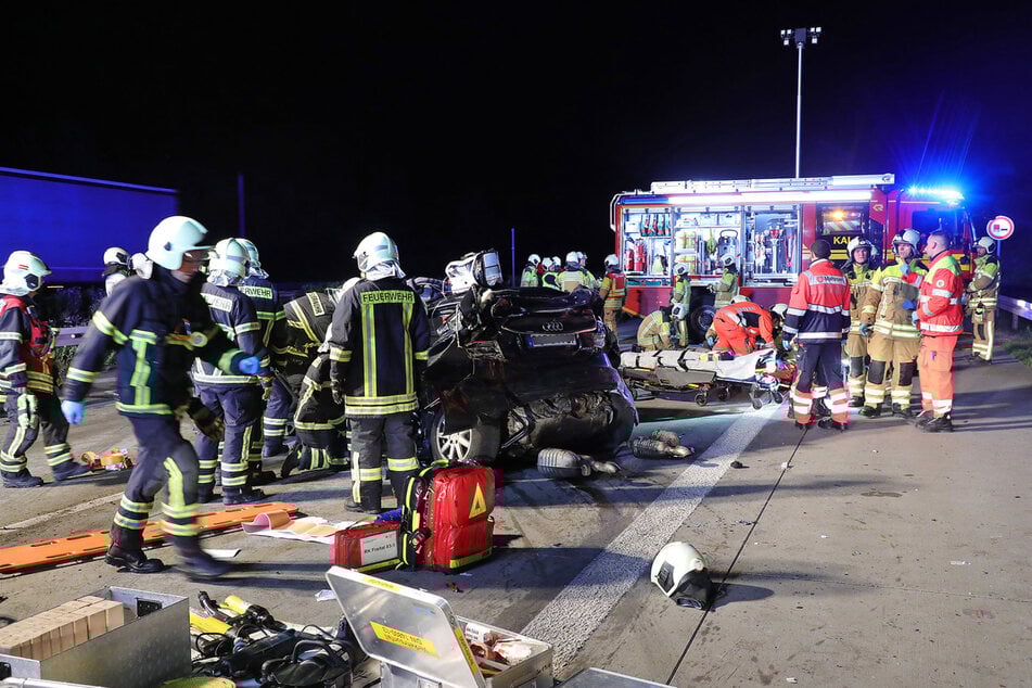Rettungskräfte an der Einsatzstelle.
