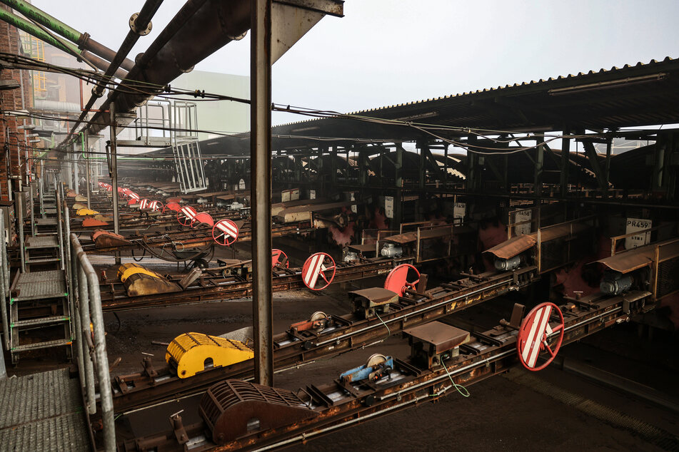 Einige Maschinen zur Herstellung von Briketts stehen in der Fabrik Wachtberg bereits still.