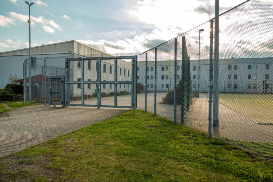 In der Justizvollzugsanstalt Zeithain kam es zu einem blutigen Zwischenfall mit Folgen für die ganze Station.