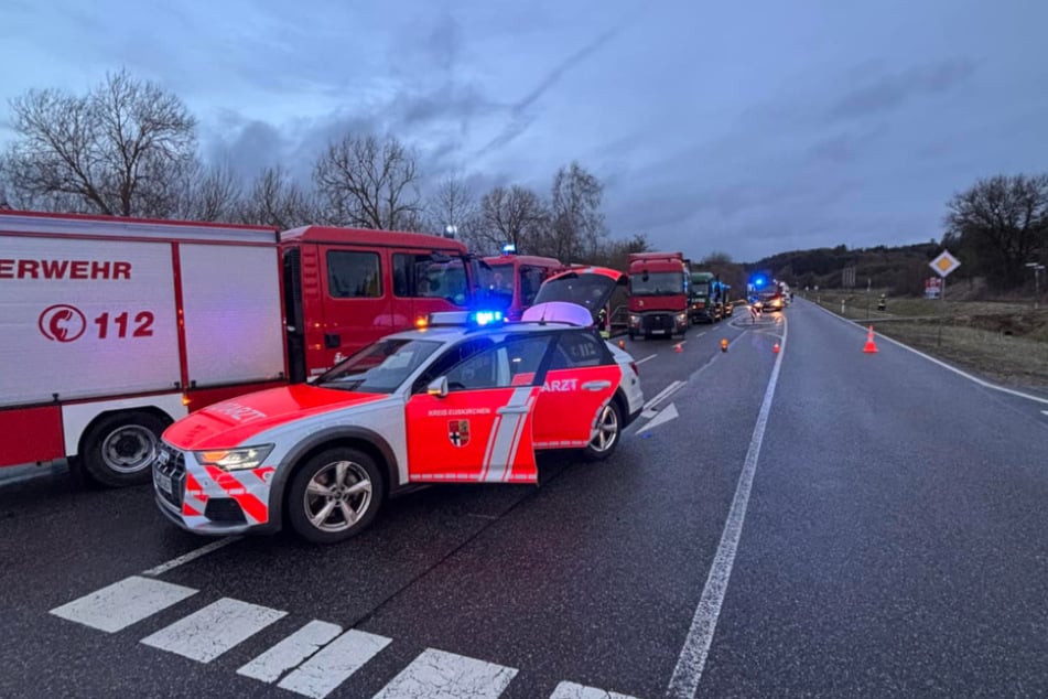 Auch ein Notarzt war am Dienstagmorgen nach dem schweren Unfall in Blankenheim im Einsatz.