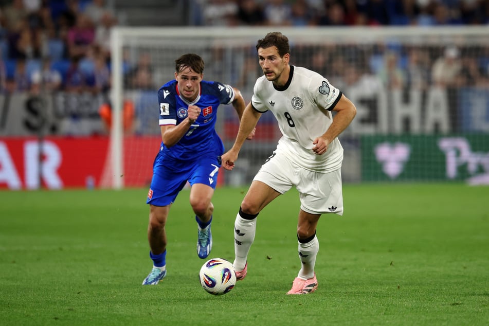 Im September 2025 gehörte Leo Sauer (20) zu der slowakischen Mannschaft, die Deutschland in der WM-Quali mit 2:0 abfertigte.