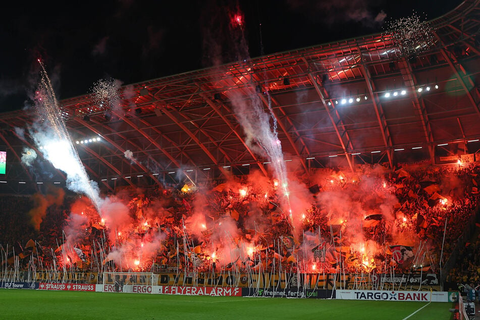 Das war der Auftakt der Pyrofestspiele im Pokalspiel gegen Darmstadt 98.