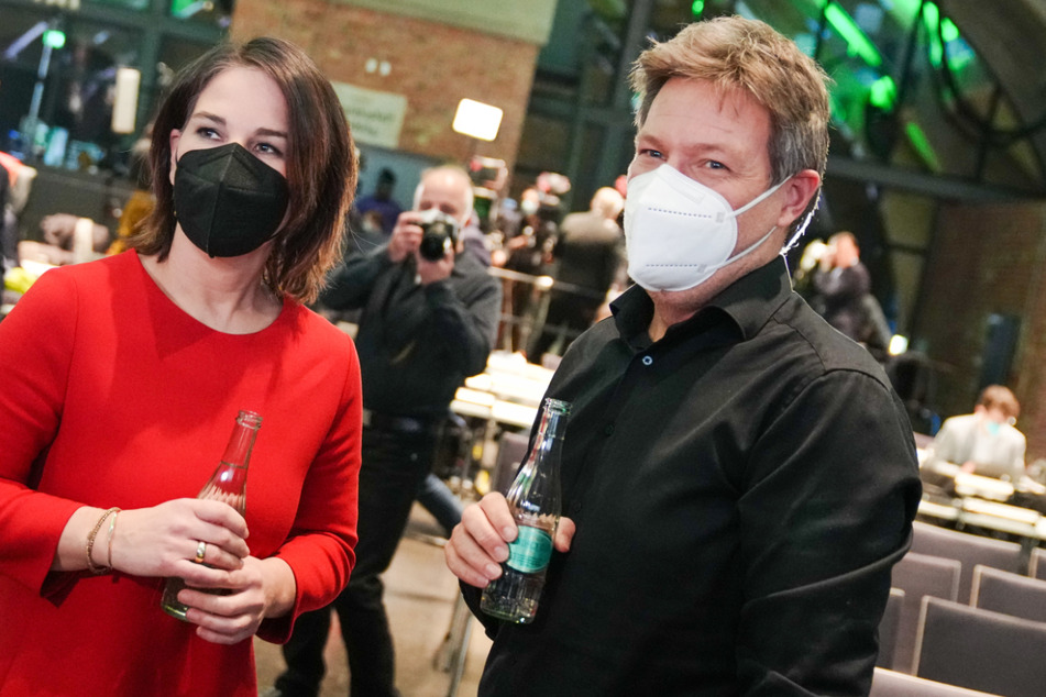 Annalena Baerbock (40, links) und Robert Habeck (52, Grüne) dürfen sich über Ministerposten in der neuen Regierung freuen.