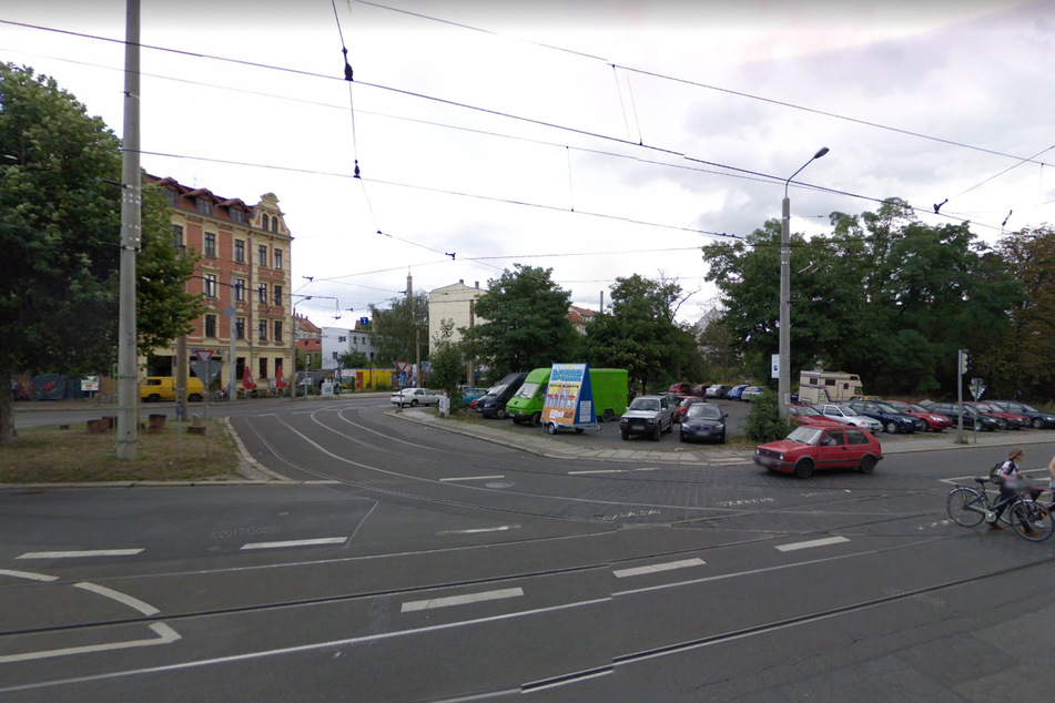 Statt Parkplatz soll hier nun eine Grünfläche entstehen: Leipzig hat am Donnerstag die Connewitzer Spitze erworben.