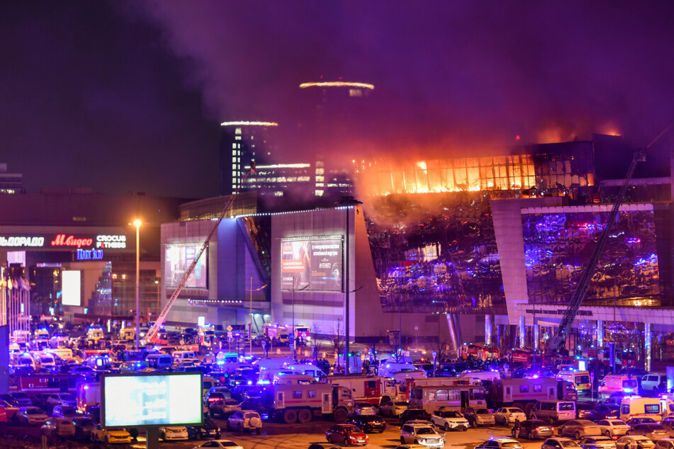 Ein massiver Brand über der Crocus City Hall war die Folge des Anschlags.