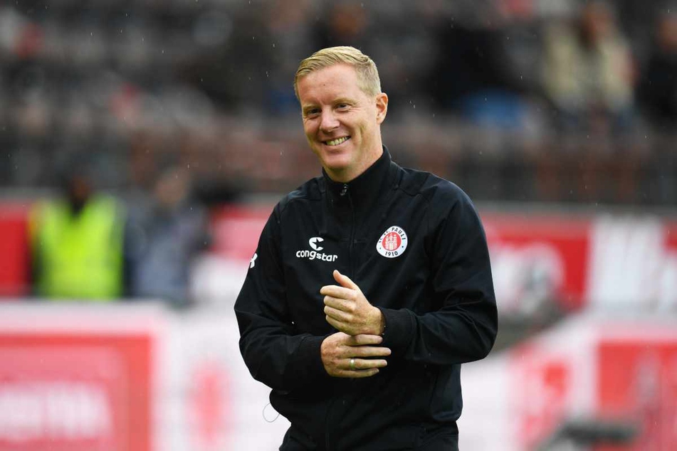 Timo Schultz (43), Trainer des FC St. Pauli war vor allem mit der ersten Halbzeit zufrieden. (Archivbild)