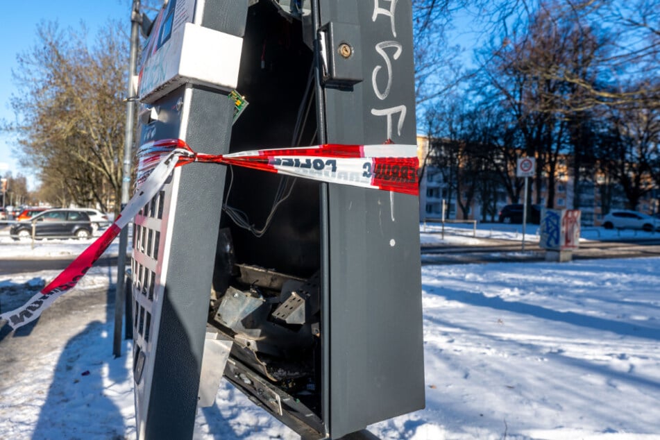 Die Diebe nahmen eine Geldkassette mit.