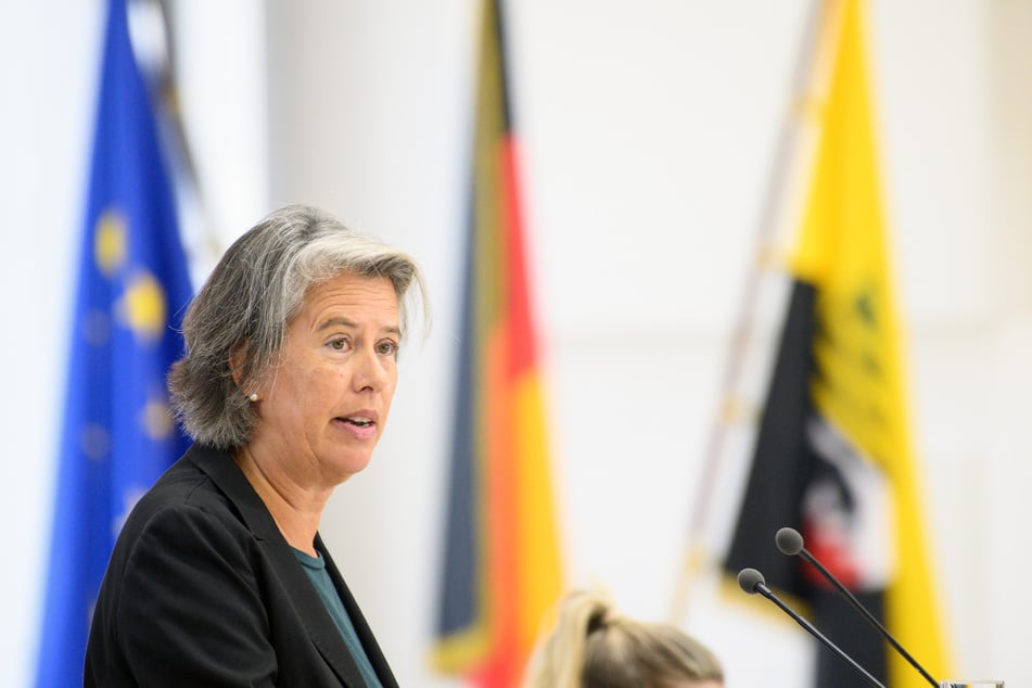 Sachsen-Anhalts Innenministerin Tamara Zieschang (54, CDU) sieht die Bundespolitik als Grund für den Rückgang der Zahlen von Asylsuchenden. (Symbolbild)