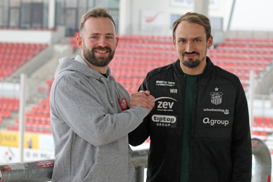Sportchef Toni Wachsmuth (36, l.) hat den zuletzt vereinslosen Jan-Marc Schneider (28) zum FSV gelotst.