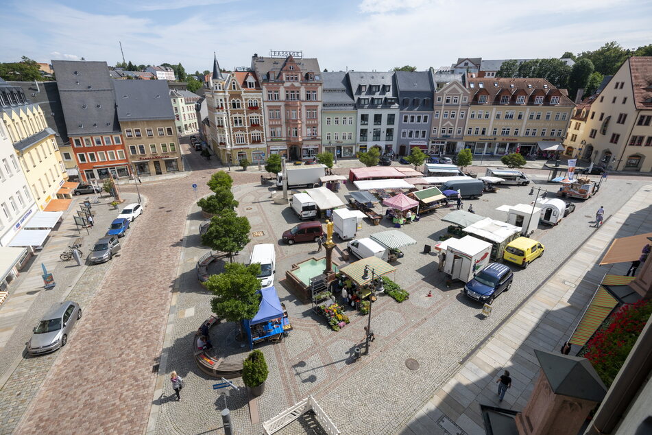 Nach langem Entzug ist bald endlich wieder was los um das Rathaus.