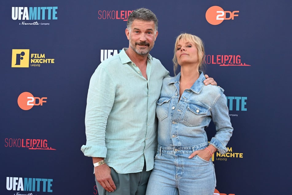 Melanie Marschke (56, r.) schwärmte bei der "SOKO Leipzig"-Nacht bei den Filmnächten von ihrem neuen Kollegen.