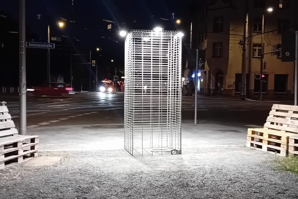 Die Initiative "AM ADLER" schmeißt am Samstag eine Einweihungsparty für den neuen Leuchtturm. Dabei soll es vor allem darum gehen, dass seine Hülle von den Kindern des Viertels gestaltet wird.