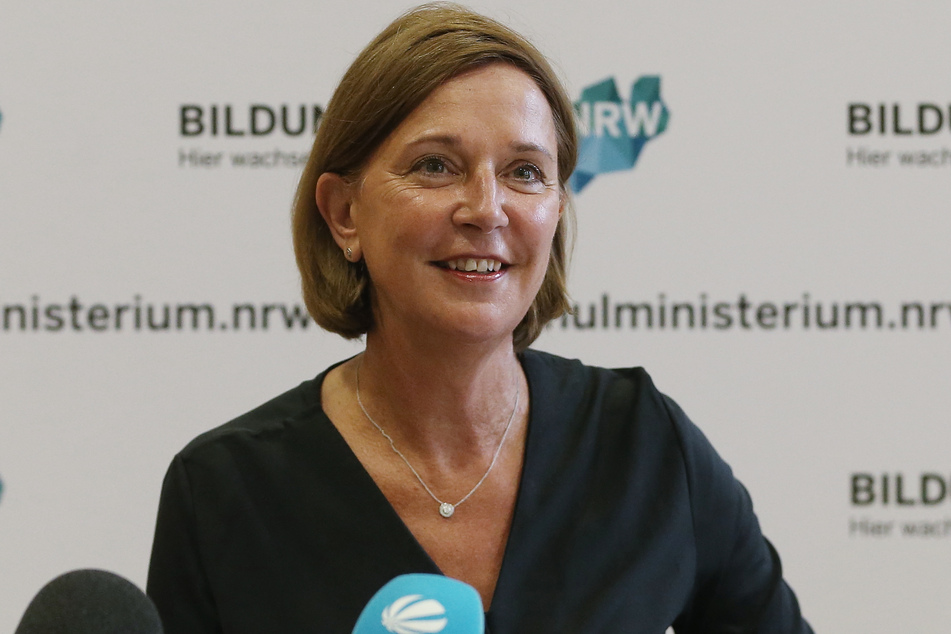 NRWs Schulministerin Yvonne Gebauer (55, FDP).