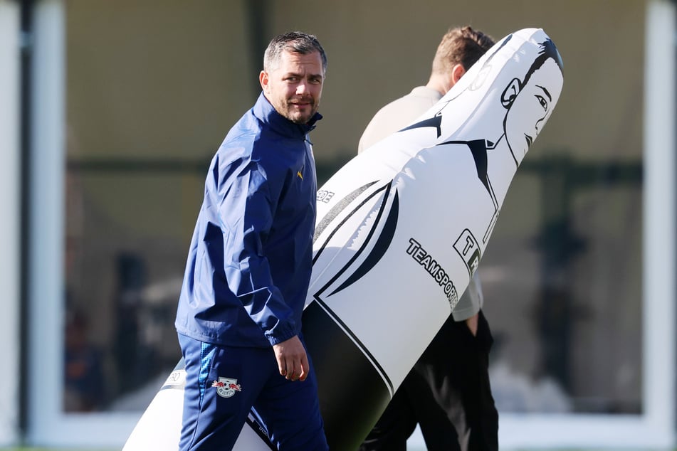 Verspätet im Trainingslager eingetroffen: Sport-Geschäftsführer Marcel Schäfer (41).