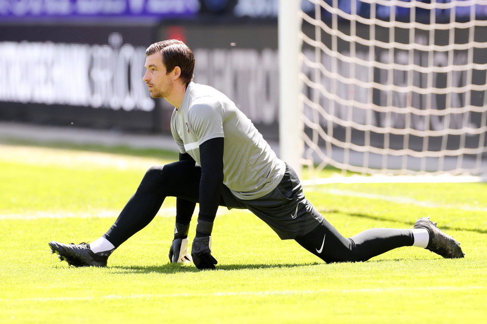 FCE-Urgestein Martin Männel (33) erlebt mit Aleksey Shpilevski (33) bereits seinen zwölften Trainer in Aue.