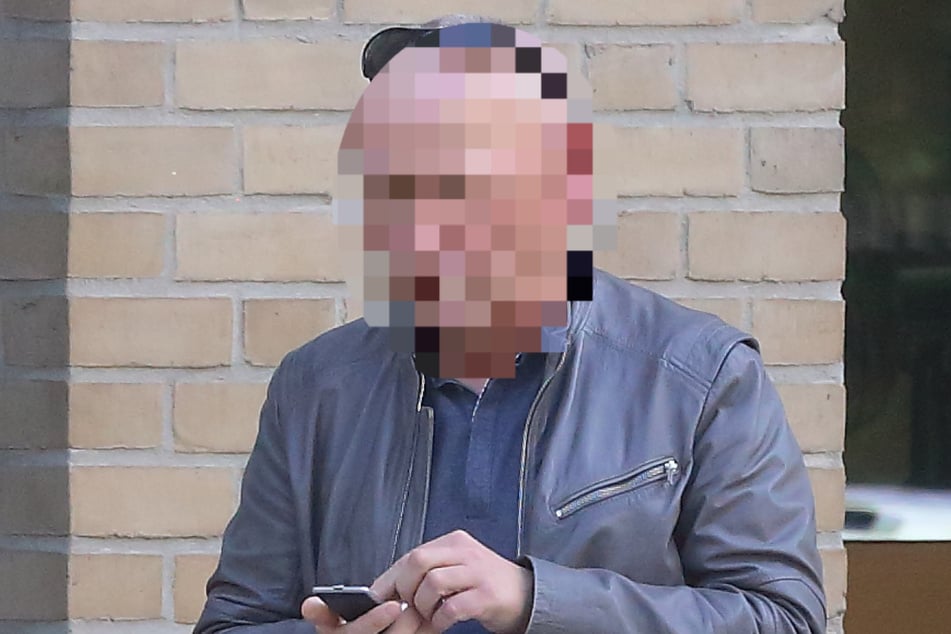 Jens (59) wehrt sich vehement gegen die Vorwürfe.