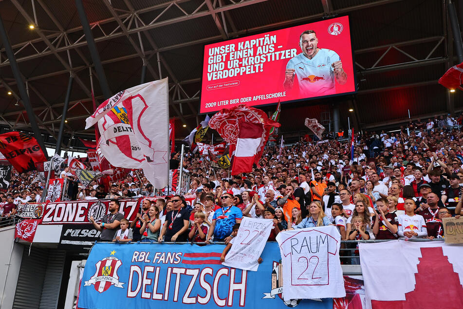 Für die Fans gab es zum ersten Heimspieltag eine besondere Überraschung vom neuen Kapitän.