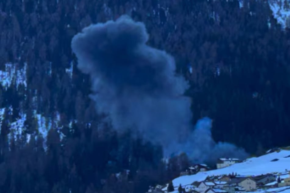 Das Flugzeug ist in unmittelbarer Nähe einer Siedlung mit Ferienwohnungen abgestürzt.