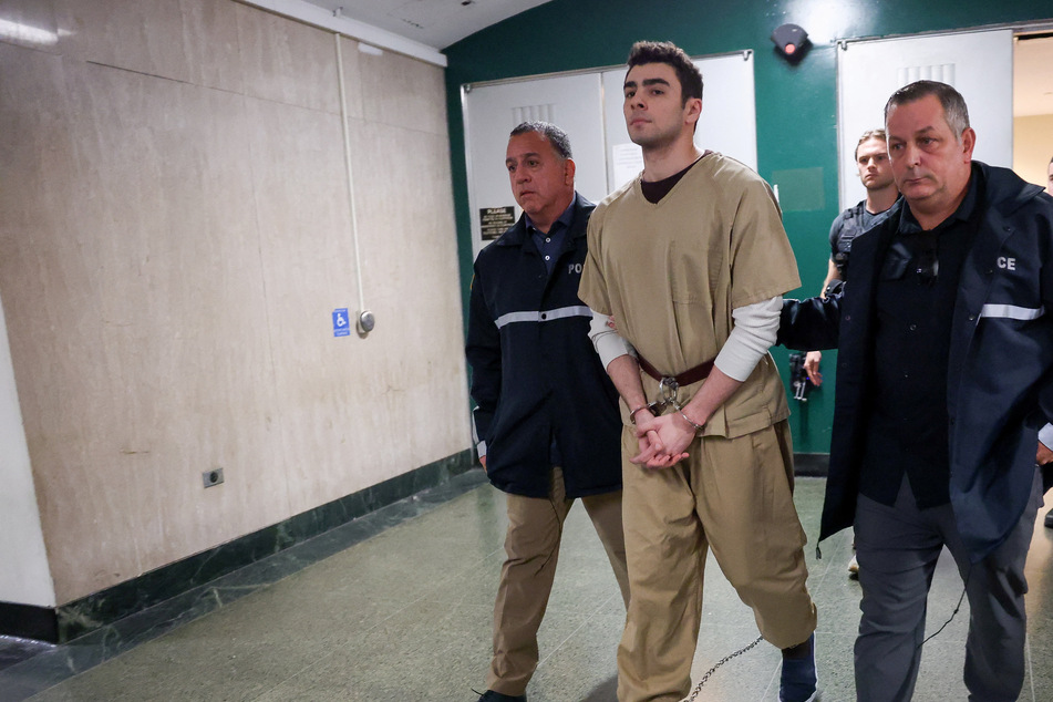 Luigi Mangione lawyers seek to block potential death penalty due to "dehumanizing" act